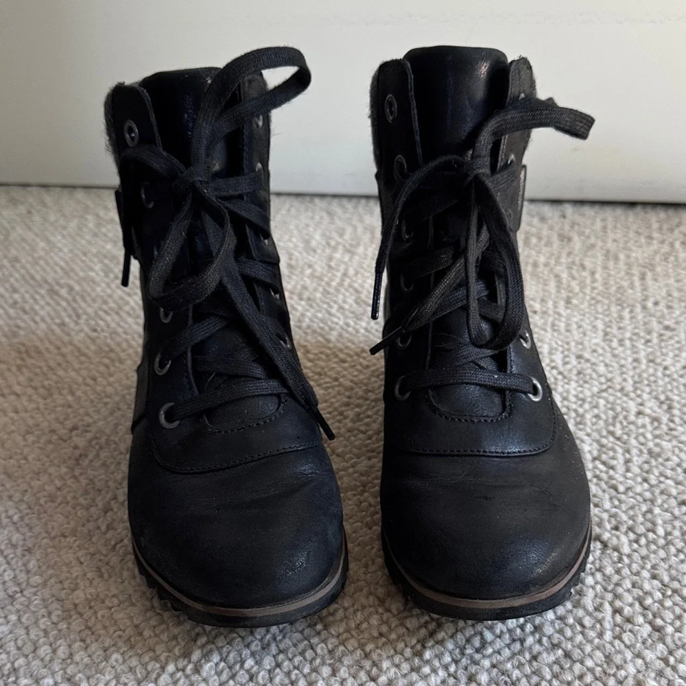 Sorel Black Lace Up Boots - Picture 2 of 5